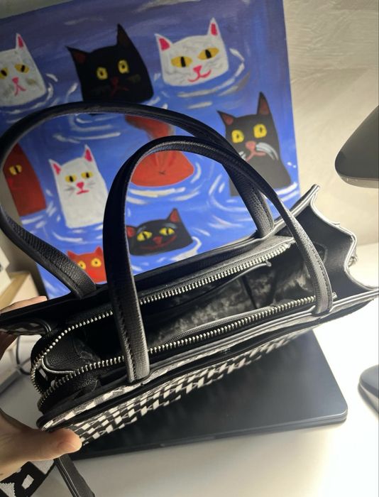 Продам сумку Karl Lagerfeld