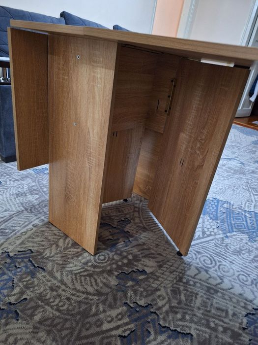 Stol ochilib yopiladigon