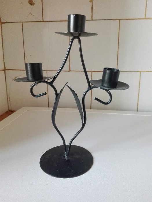 Лампа за стена и метален свещник .