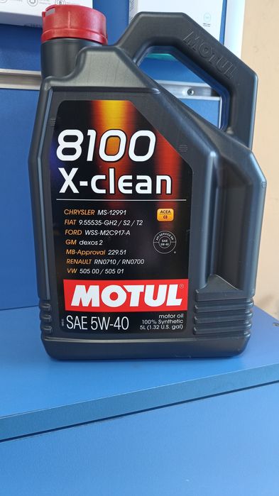 Моторно масло MOTUL 5W40  5л. Цена:50 Евро