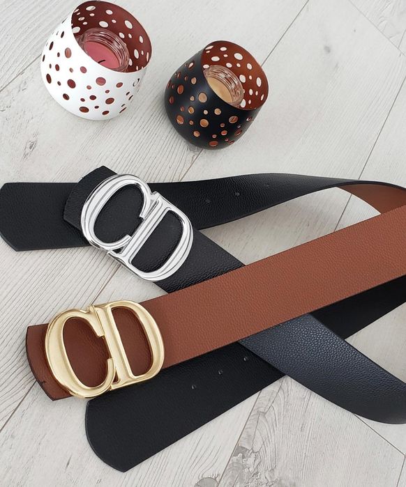 Дамски колани с метална тока.