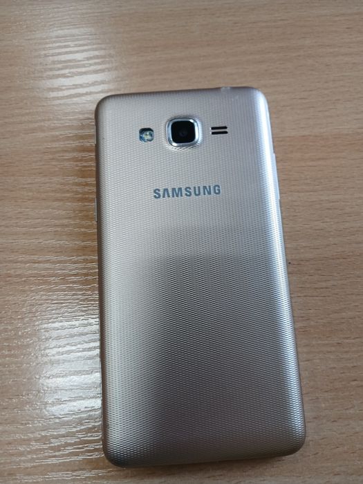 Телефон Samsung j2