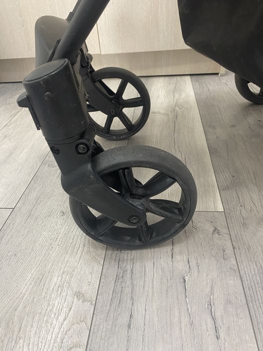 Коляска прогулочная