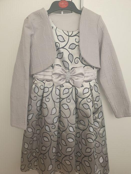 Официални рокли ..