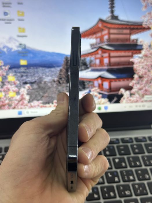 iPhone 12 Pro. 128 gb 77 %