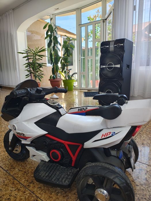 Vând motoreta HP2