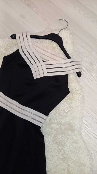 Официална, къса рокля