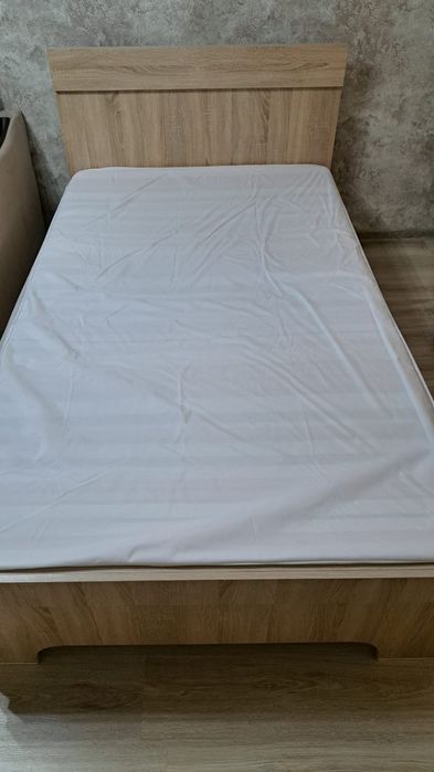 Продам кровать полуторка