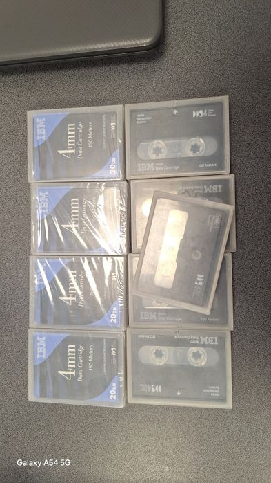 Caseta cu banda magnetca de date IBM de 4mm(Pentru cunnoscatori)
