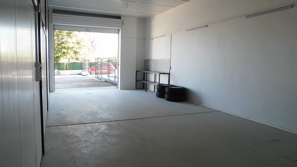 Продава се Промишлена сграда в Търговище, Център - 70 кв.м за 911 €/кв.м - Снимка #1