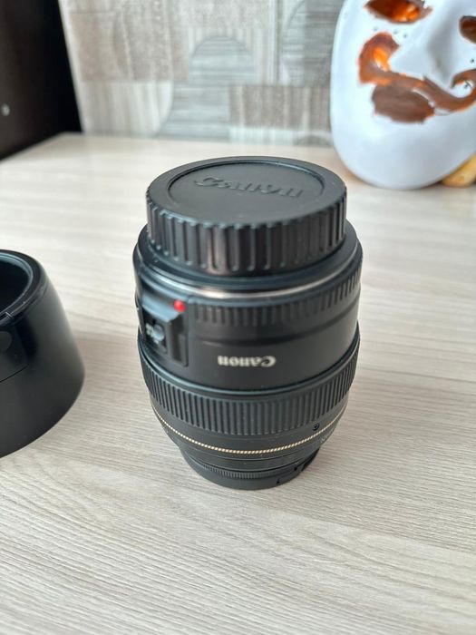 Объектив Canon 85