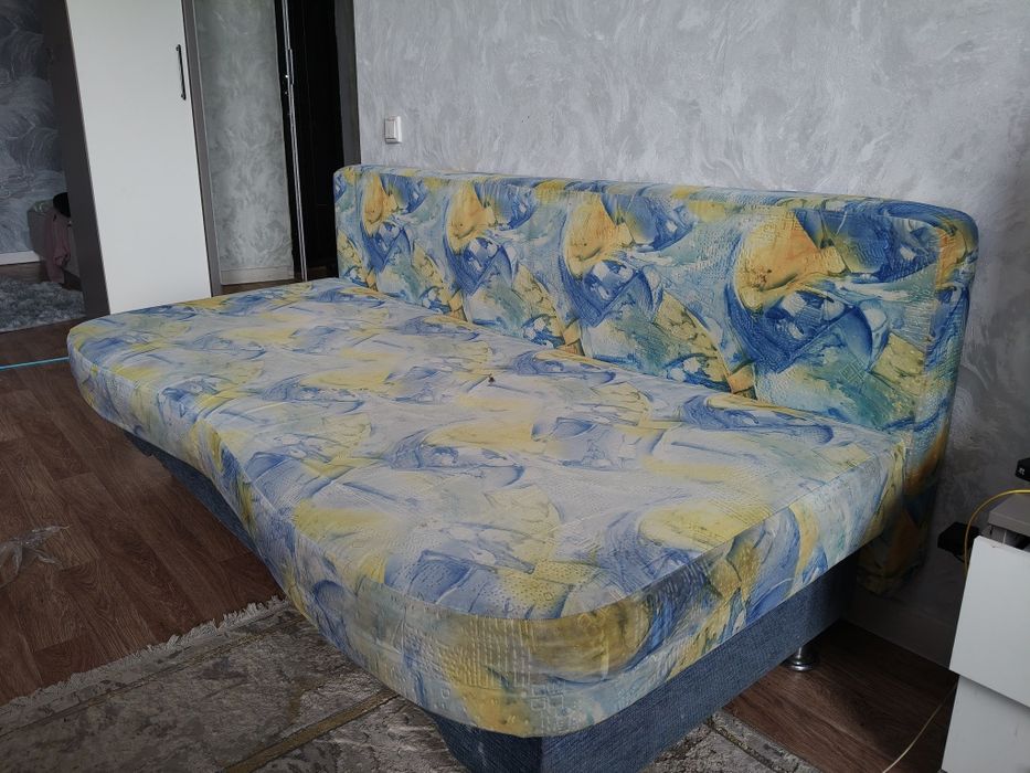 Продам тахту диван