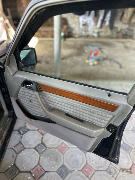 Mersedes 200 E класс