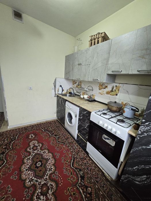 2 xonali kv sotiladi 2/7/7