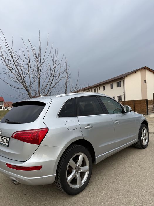 Vând audi Q5 an 2010 cutie reparată integral