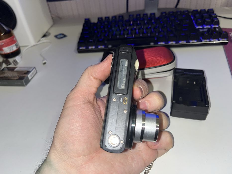 Мыльница BenQ DC E1000