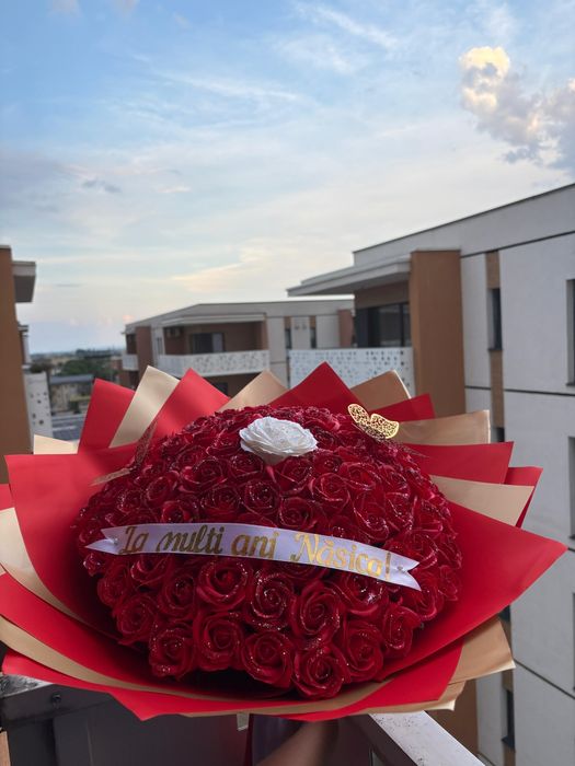 Buchete 101 trandafiri