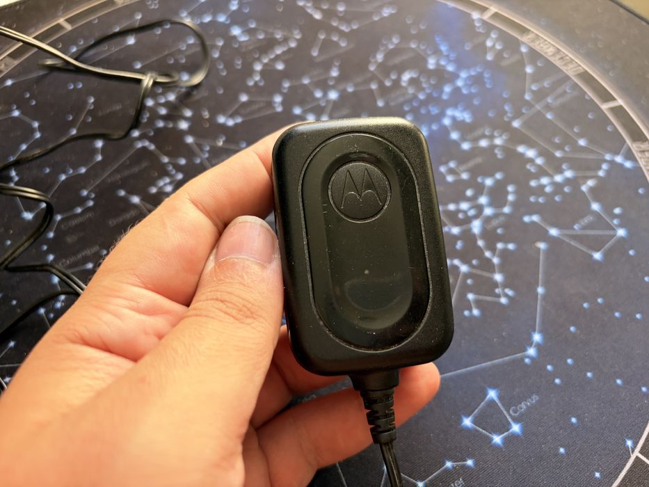 Легендарна Motorola V3 – черна, отлично състояние