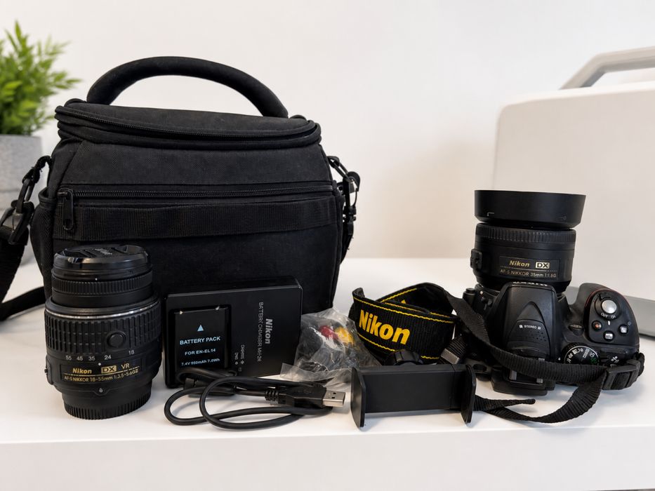 Nikon D5300 + 2 obiective + geantă – Ca nouă, doar 300 cadre