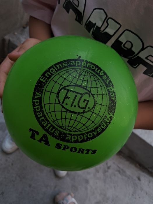 Мячик гимнаситеский для девочек 5-9 лет нормальный для гимнастики