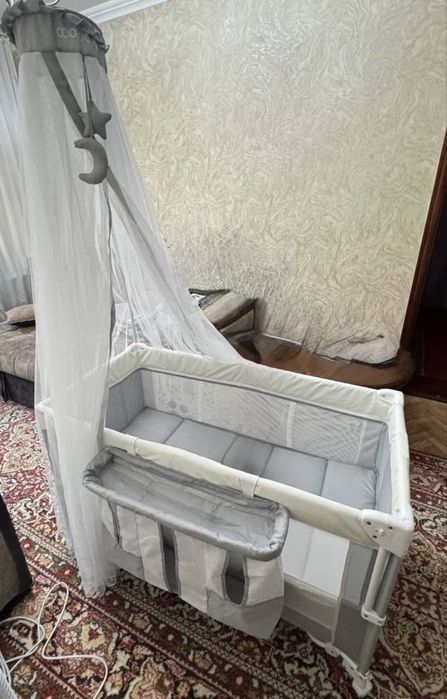 Продаётся Кроватка манеж