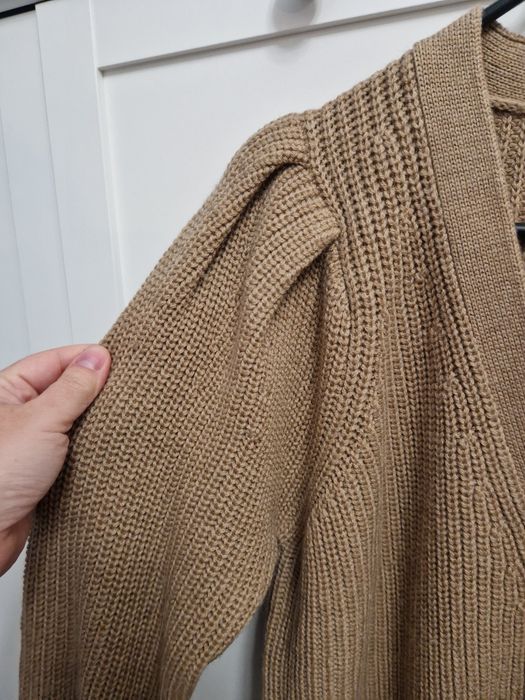 Cardigan Repeat 100% merinos super fin, impecabil
Mar 40
U: 32
B: 48
L