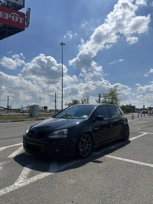 Vând Golf 5 GTI.