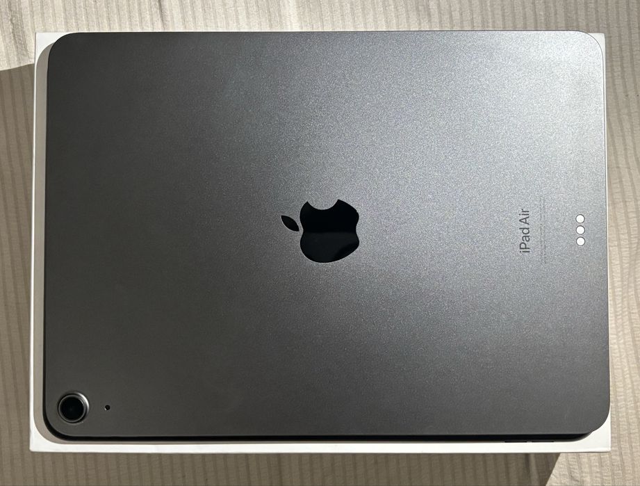 СРОЧНО продам ipad air 5 2022 m1