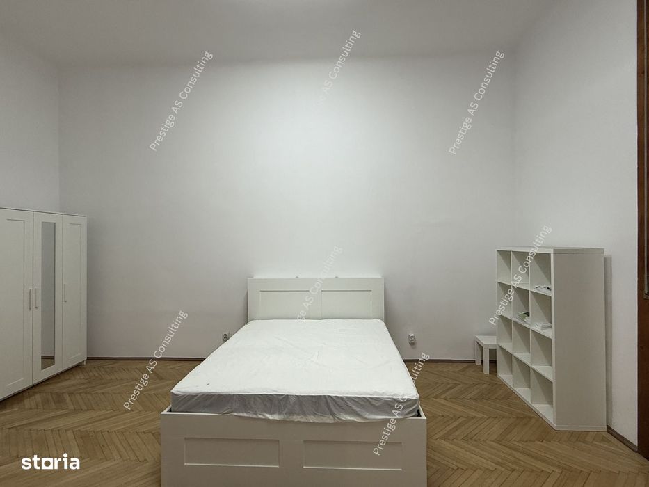 Apartament Patrimonial 150 mp | Balcon cu vedere directa spre Piata Vi