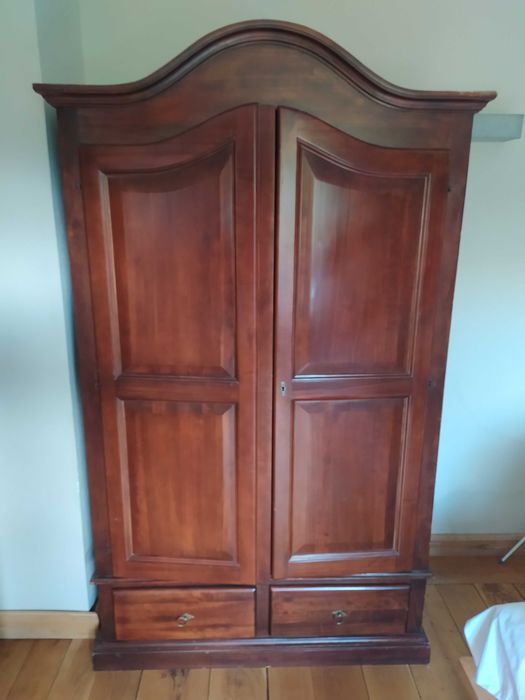 Гардероб масивно дърво