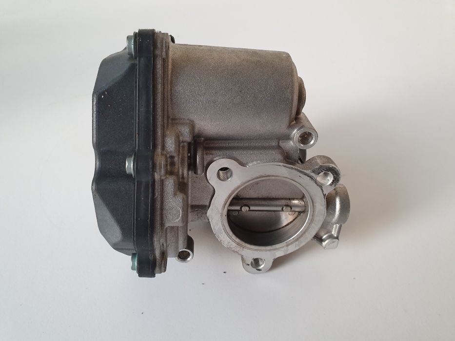 Vând clapeta EGR Audi A4 B8,5 FACELIFT CSUA cod 04L131501B/V400