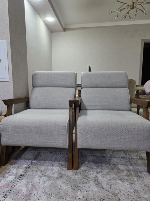 Кресла для гостиной или офиса