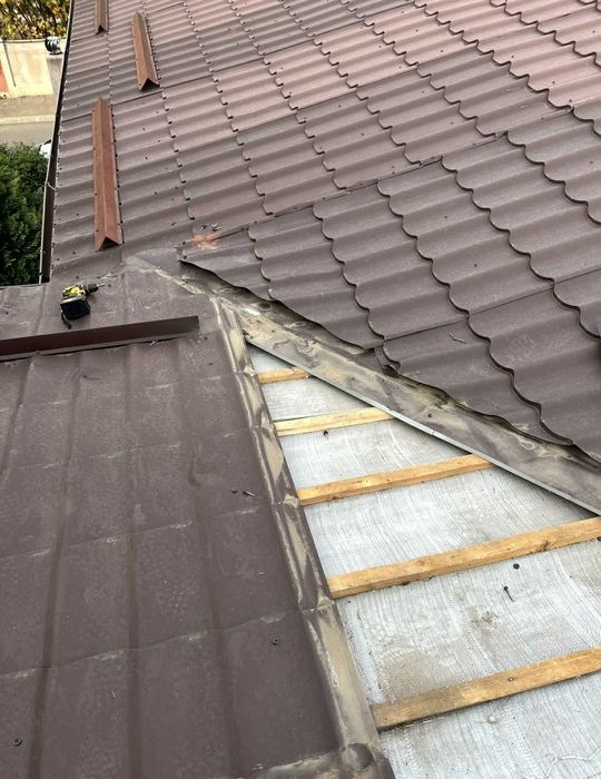 Reparații Acoperișuri Montaj Izolații Vopsire Terase Sistem Pluvial