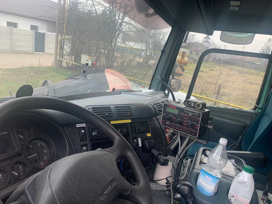 Camion dezapezit DAF CF 480