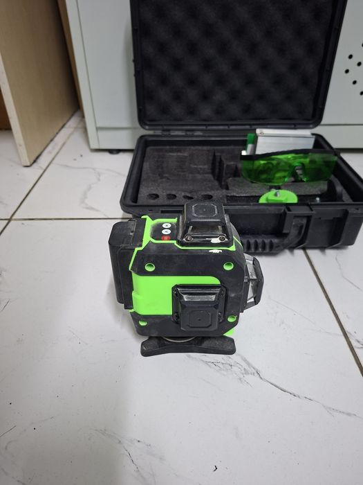 Лазерный уровень Spark Pro (16 линий)