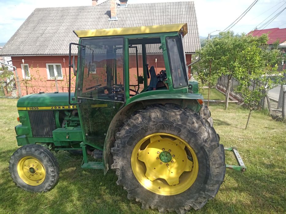 Tractoras  John Deere motor in 3 pistoane