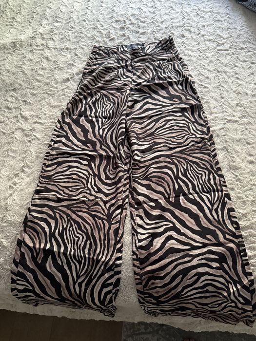 Дамски панталон,нов ,цена 17 лв.