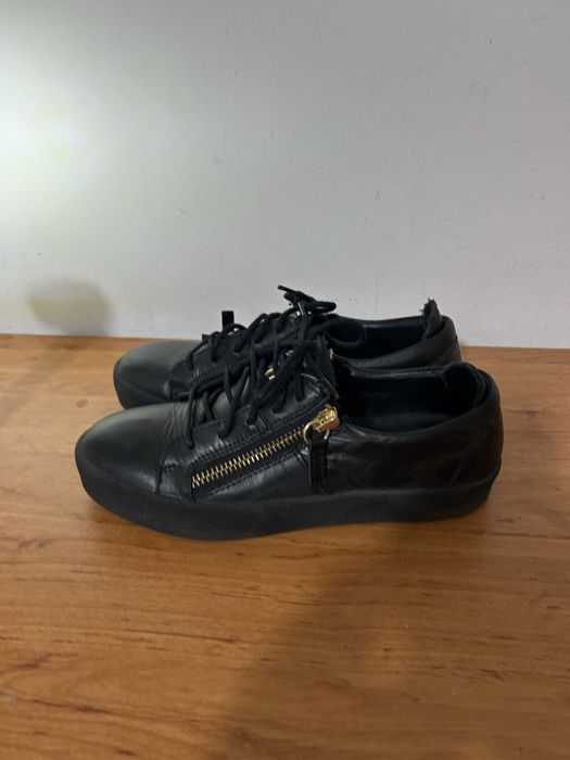 Nike converse …….