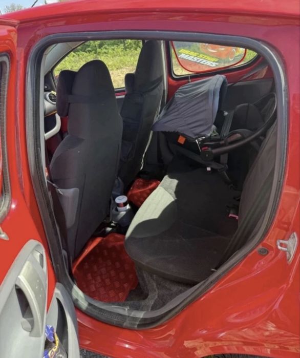 Продавам Citroen C1