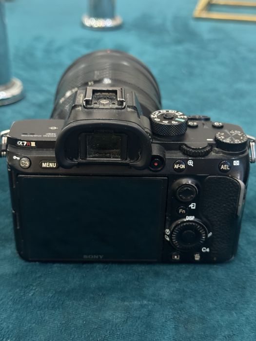 Sony a7r3 body yaxshi holatda