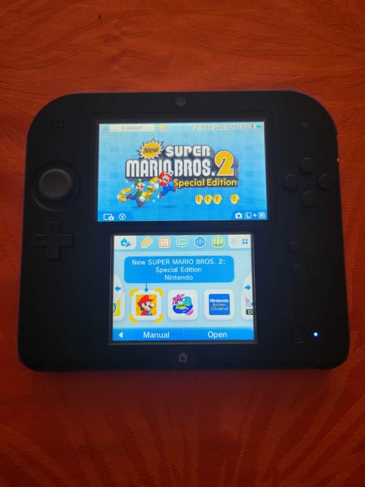 Nintendo 2DS / 3DS с Mario игри