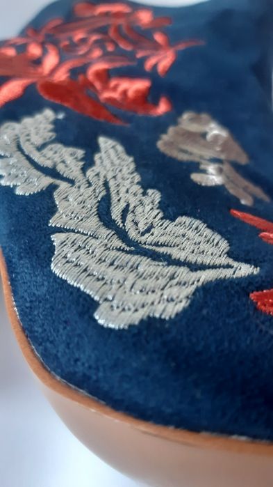 Pantofi/botine bleomaren cu broderie