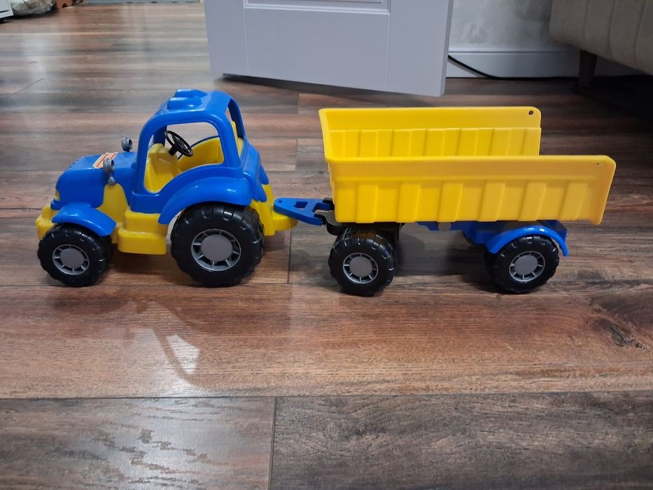 Трактор с прицепом 2500 тенге!