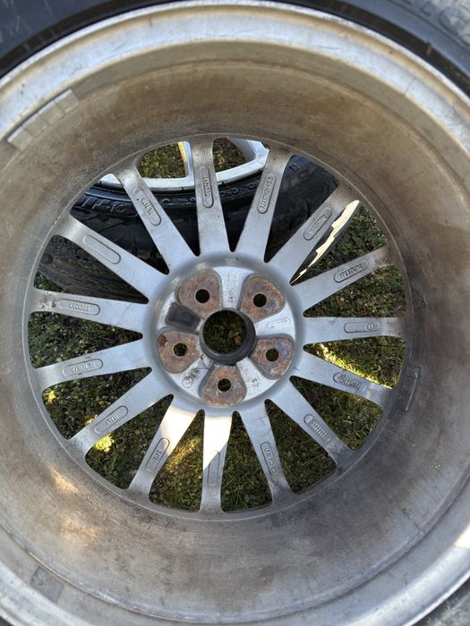 Jante Alfa Romeo R17 cu cauciucuri de vara in stare buna