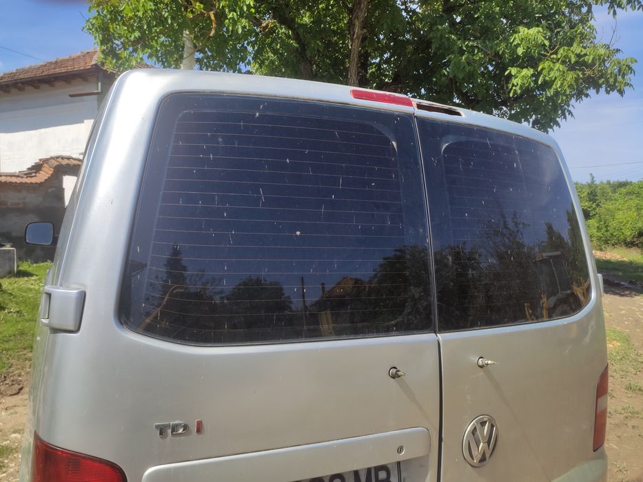 VW Transporter T5 1.9 TDI (105 к.с.) - ХЛАДИЛЕН, обслужена кутия и съединител