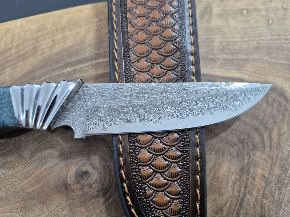 Ловен нож дамаска VG10 стомана,уникална дръжка  и кожена кания,LN436