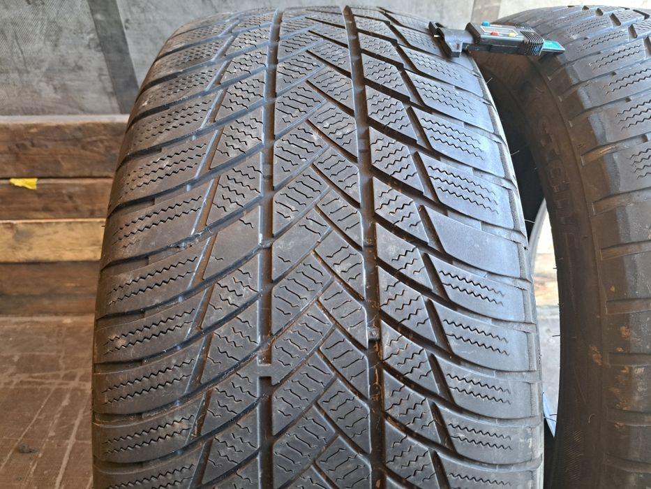 2 anvelope 285/45 R21 Bridgestone runflat