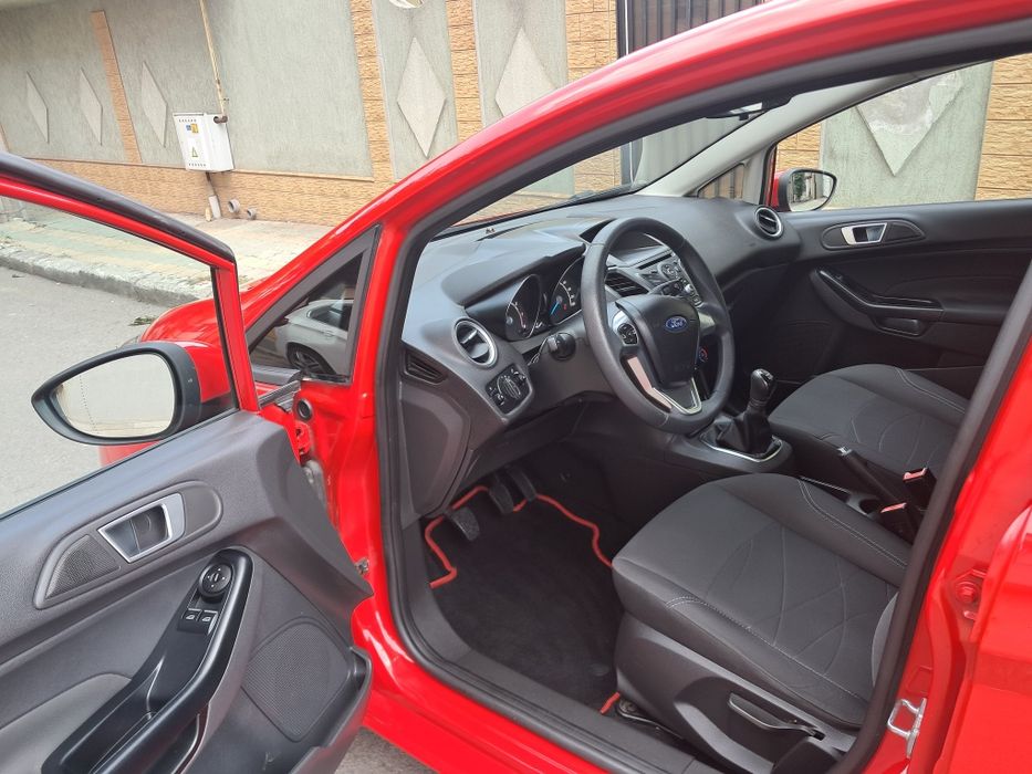 { FORD FIESTA } 2016  {STARE NOUĂ } EURO 6 ^{ 80 .000 KM  } Unic Proprietar { Full  Optiuni }