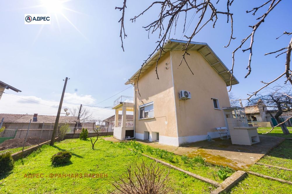 Продава се Къща в с. Коиловци, Област Плевен - 130 кв.м за 392 €/кв.м - Снимка #3