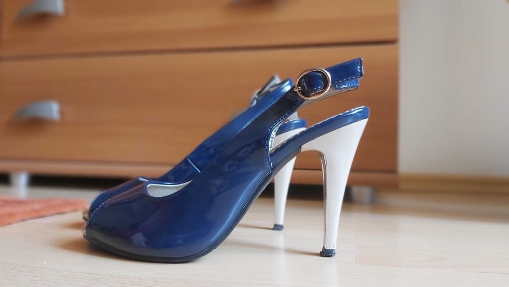 Pantofi cu toc, marimea 36